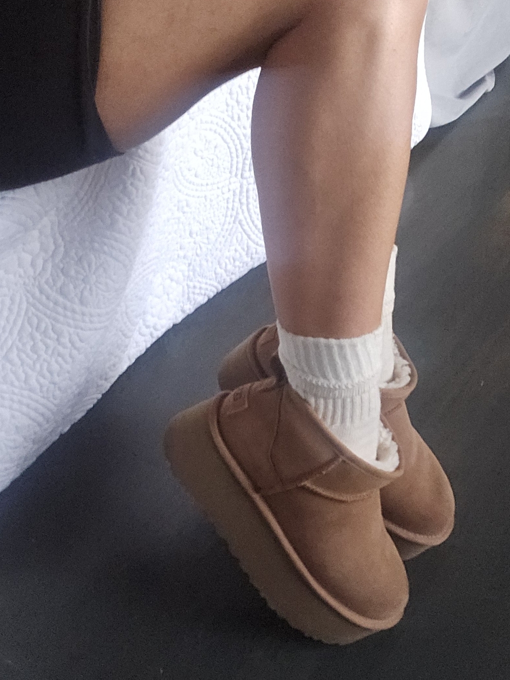 Womens Classic Ultra Mini UGG BOOTS SIZE 7.